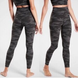 Athleta Elation Camo 7/8 Tight legging Size XST